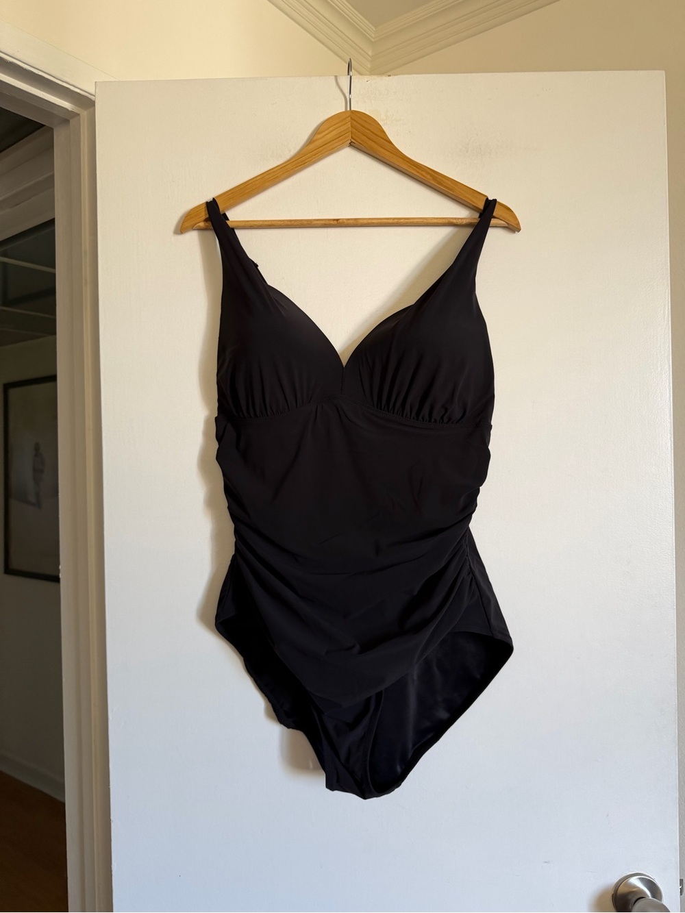 Lands’ End Black Cinched Waist Shelf Bra Classic One Piece Swimsuit size 16 EUC - Picture 2 of 7